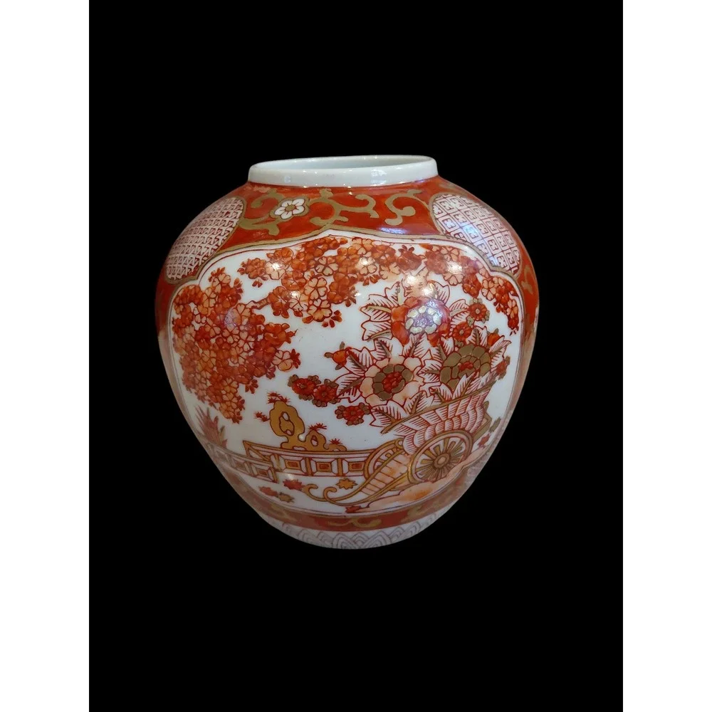 Goldimari Hand Painted Red Orange Floral Vase Asian Ceramic Porcelain‎ Art